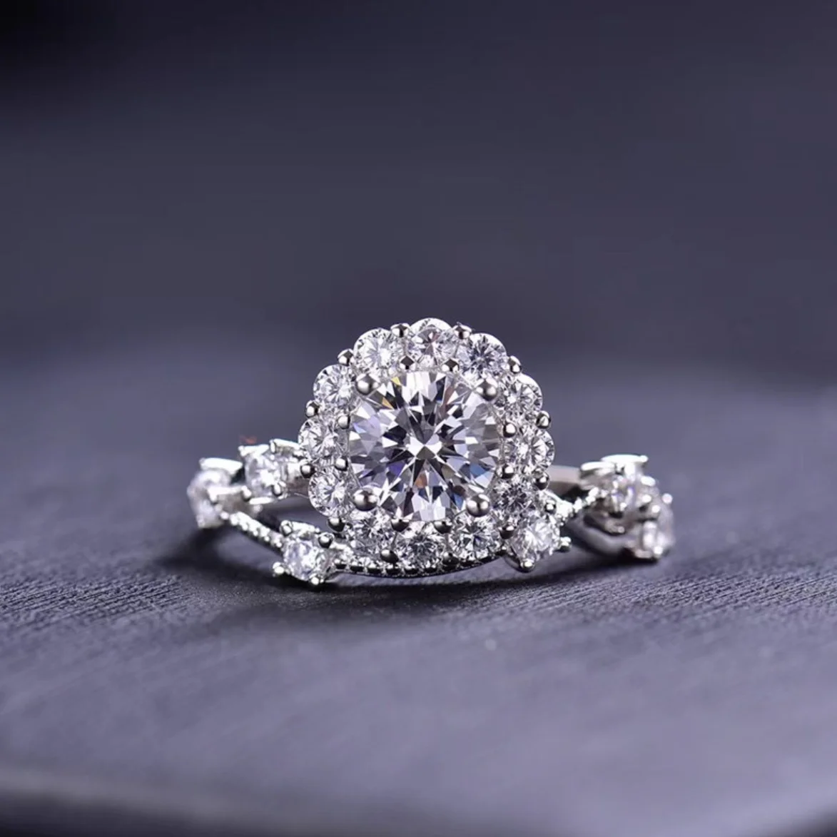 

Sweetrain 0.5CT 1CT Moissanite Ring with Certicate 925 Sterling Silver Sparkling Wedding Lab Diamond Band for Women Plated 18K