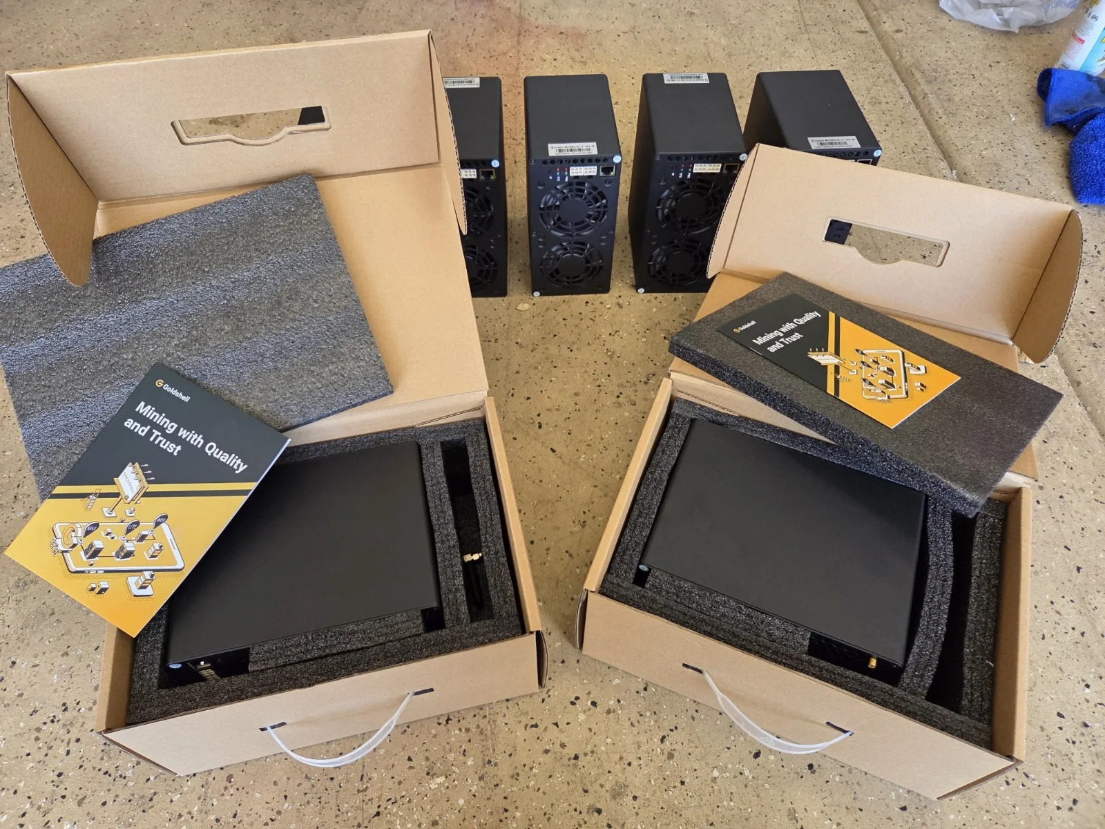 

GO _ BUY 2 GET 1 FREE _ New Goldshell Mini Doge Ⅲ Miner for Doge Coin & LTC Mini Doge 3 ASIC Miner Dual Mode 700M/400W