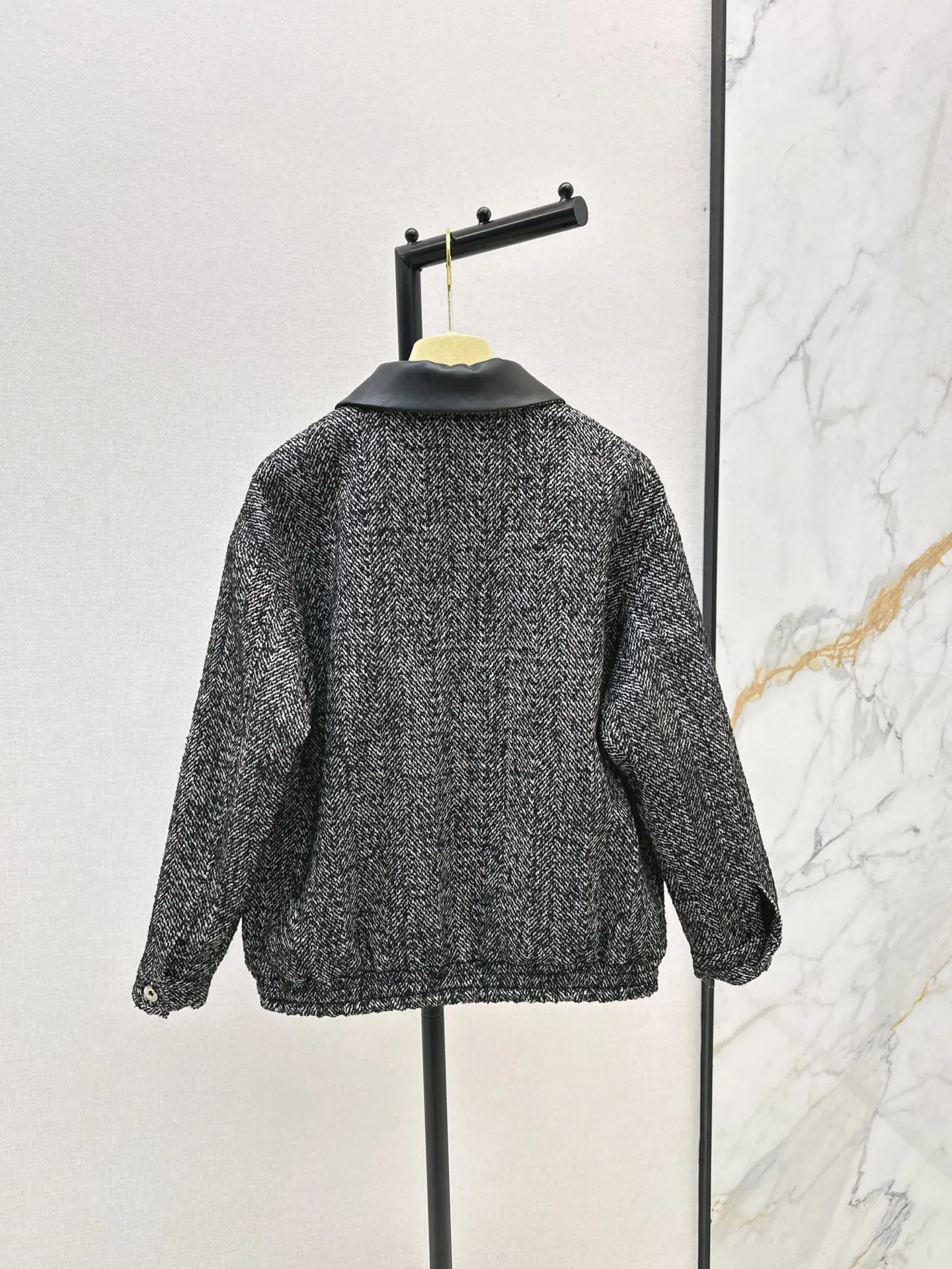 

2025 Autumn / Winter New Style Contrasting Lapel Herringbone Pattern Jacket Classic Design 34