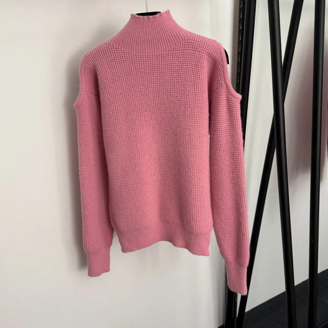 

2025 женский трикотаж, новая модная брошь с высоким воротом и открытыми плечами, длинным рукавом, повседневный простой однотонный универсальный женский свитер