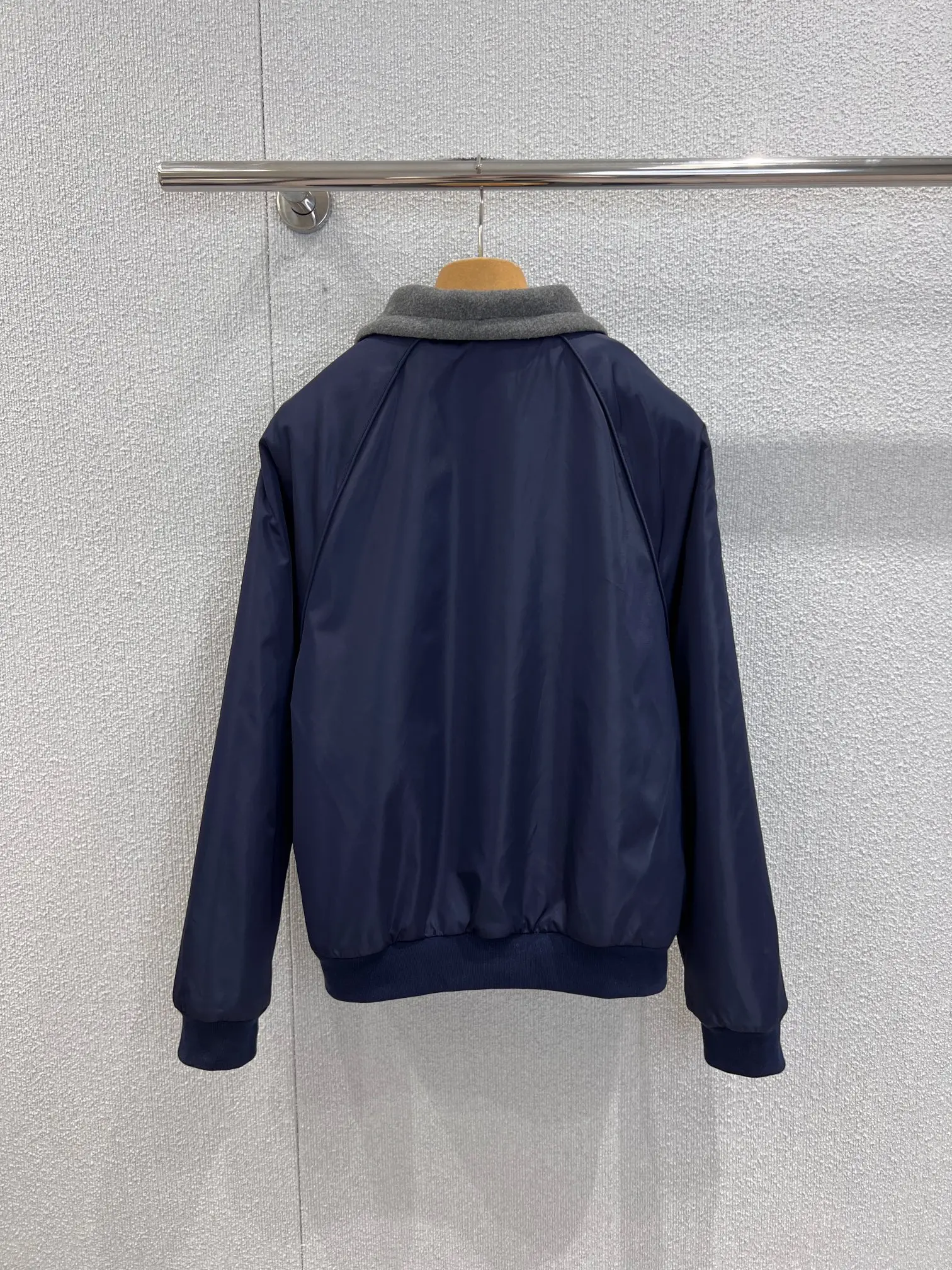 

2025 зимняя и новая куртка High Street с воротником и лацканами, длинными рукавами, хлопковая стеганая куртка на молнии