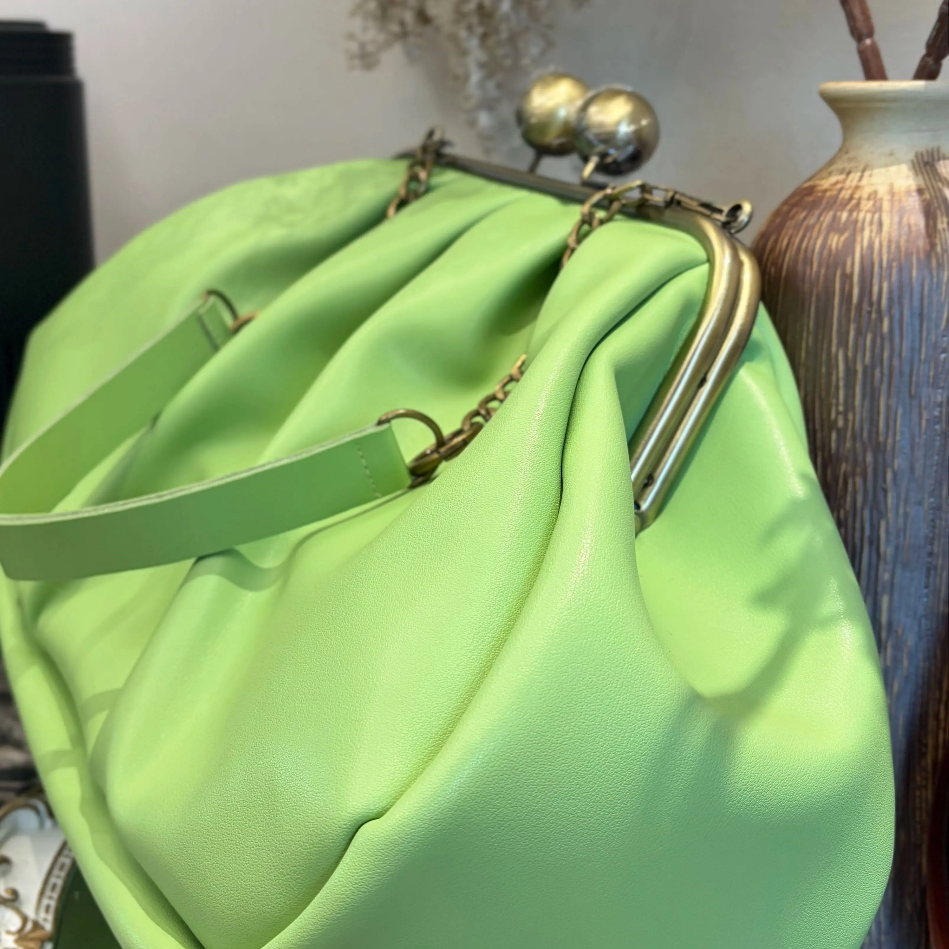 Lost in Vintage Bag Green Leather Clutch with Big Ball Kiss Lock Bronze Frame Purses Foding Puffy Borsa Snap Hasp Bags40x24x13cm