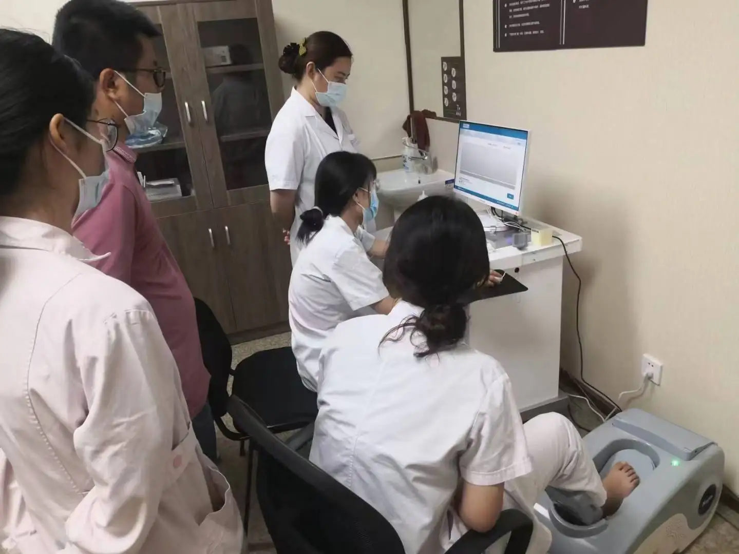 Windows Android Compatible Ultrasound Bone Densitometer DYX3000 Fast Measurement Calcaneus Osteoporosis Tester