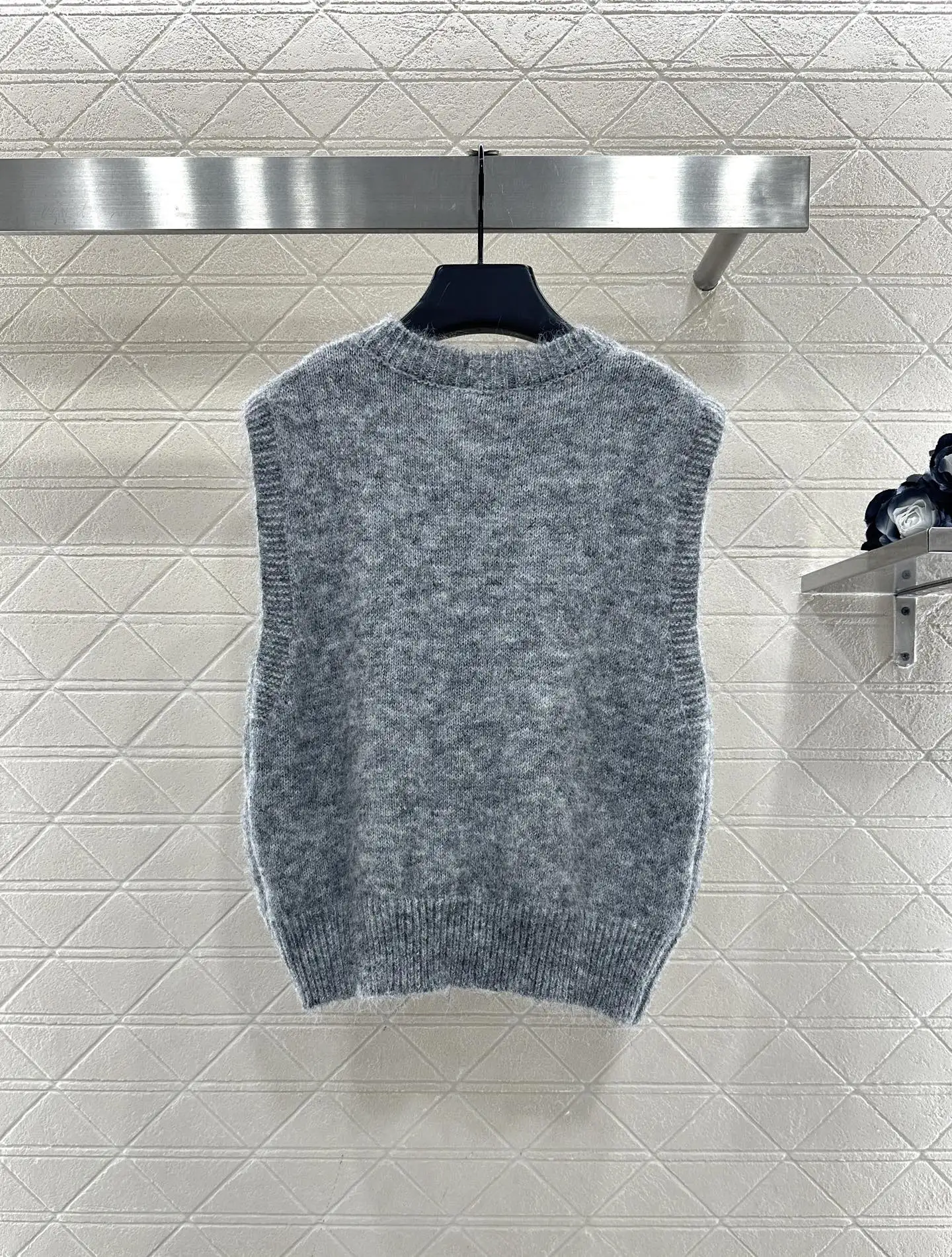 

Новый женский вязаный жилет с объемным цветком, мягкий и удобный вязаный жилет с круглым вырезом