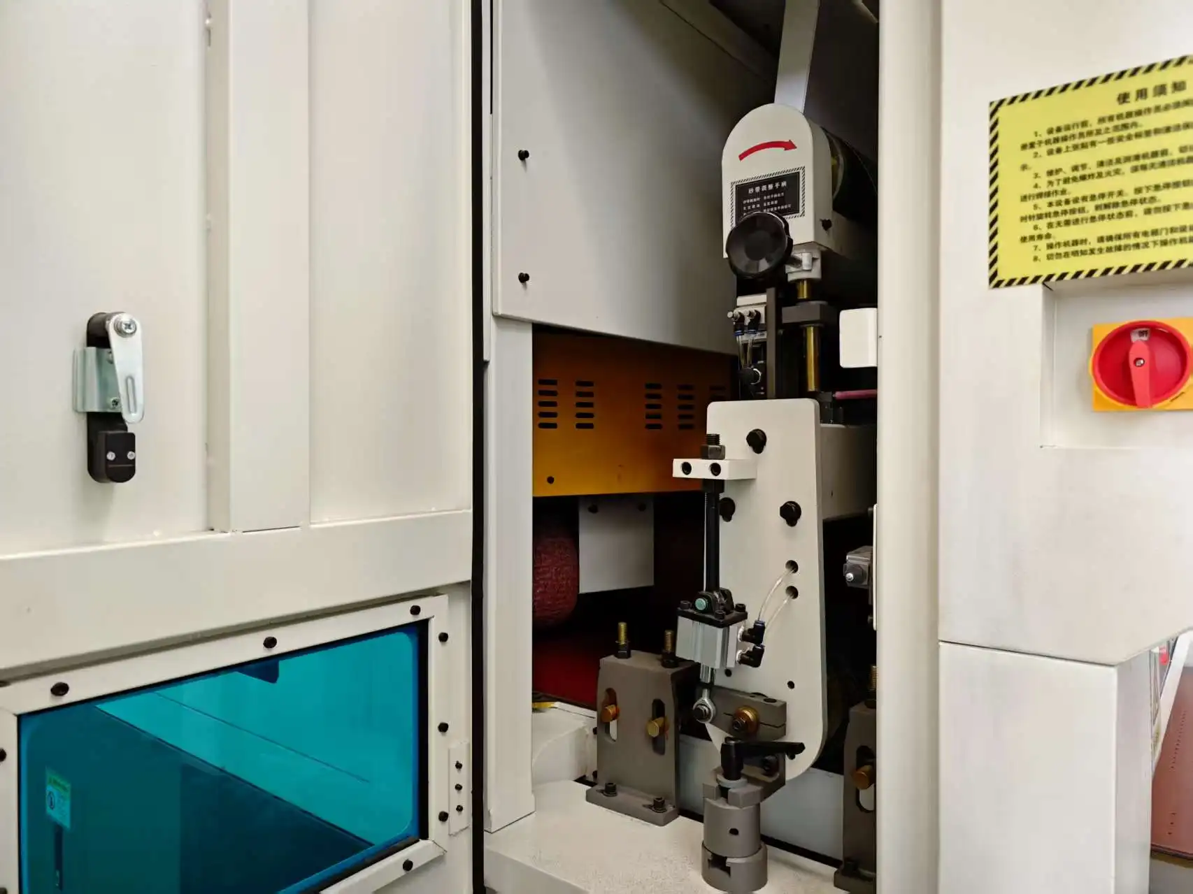 Machine d'ébavurage et de brossage de haute qualité, adaptée à la découpe laser au plasma