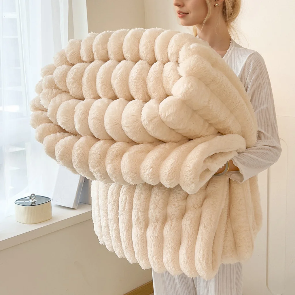 Warm and comfortable striped flannel blanket, faux rabbit fur blanket, soft and warm sofa blanket, ideal for napping, office use