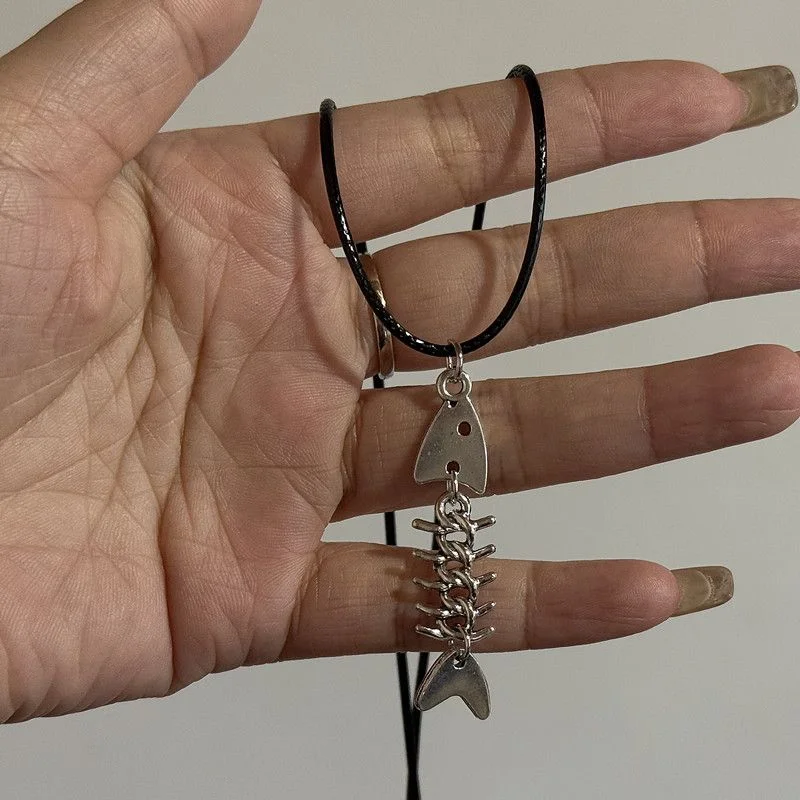 4Pcs Gothic Necklace Set, Black Wax Rope Spider Fishbone Skeleton Pendant Necklace Dark Punk Aesthetic Jewelry