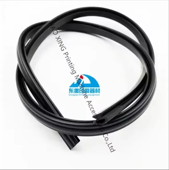 ขายร้อนทําความสะอาดอัตโนมัติแถบสําหรับ Komori LS40 Offset เครื่องผ้าห่มล้างอัตโนมัติซีลยาง Strip การพิมพ์ชิ้นส่วนเครื่องจักร