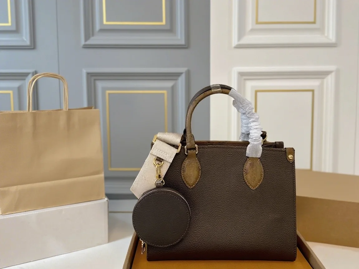 

2025 Новый РАЗМЕР: 25X19 СМ Модные универсальные сумки из кожи вишни Портативные можно носить на плече без коробок