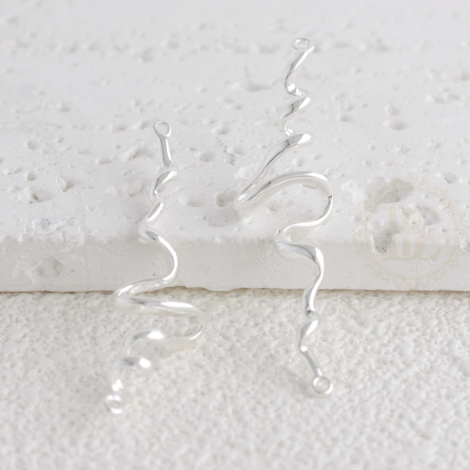 Fornitura fai-da-te: collegamento irregolare in ottone massiccio placcato premium in un unico pezzo - 48x12,1 mm (4906C-11)