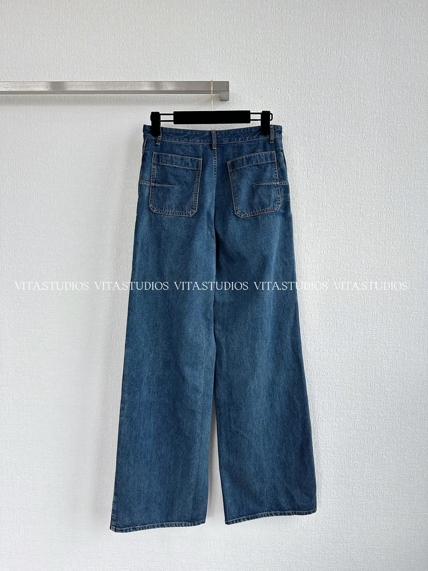 

High Quality 2025 Spring And Summer Women's Casual Fashion Button Cotton Denim Wig Leg Straight Jeans JQ046