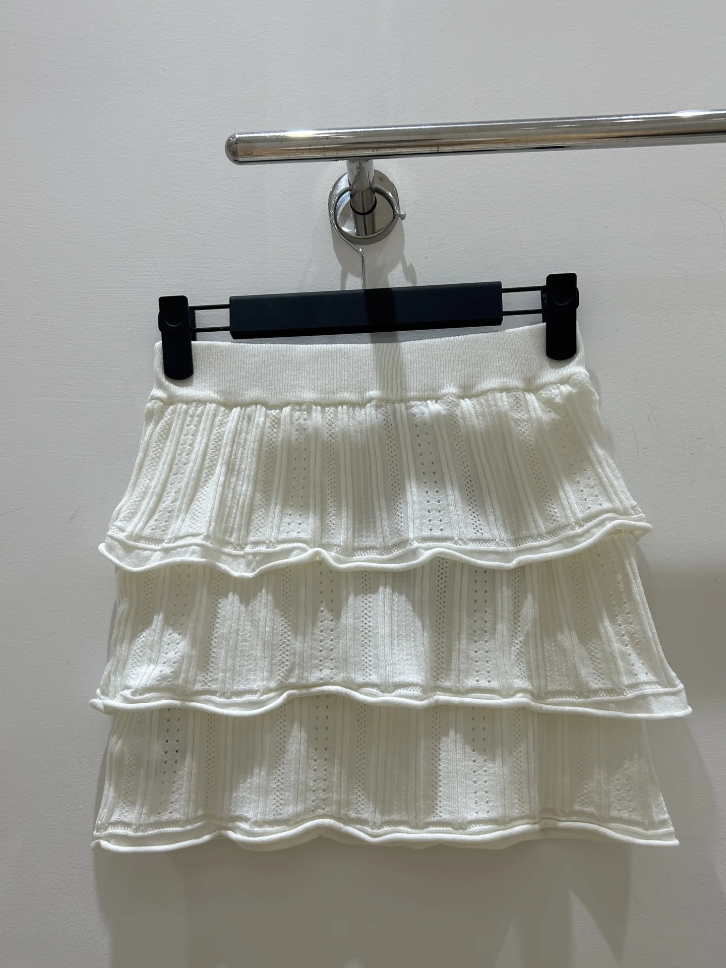 

2025 Spring/Summer New Women's High Waist Ruffled White Short Skirt Simple And Elegant Style