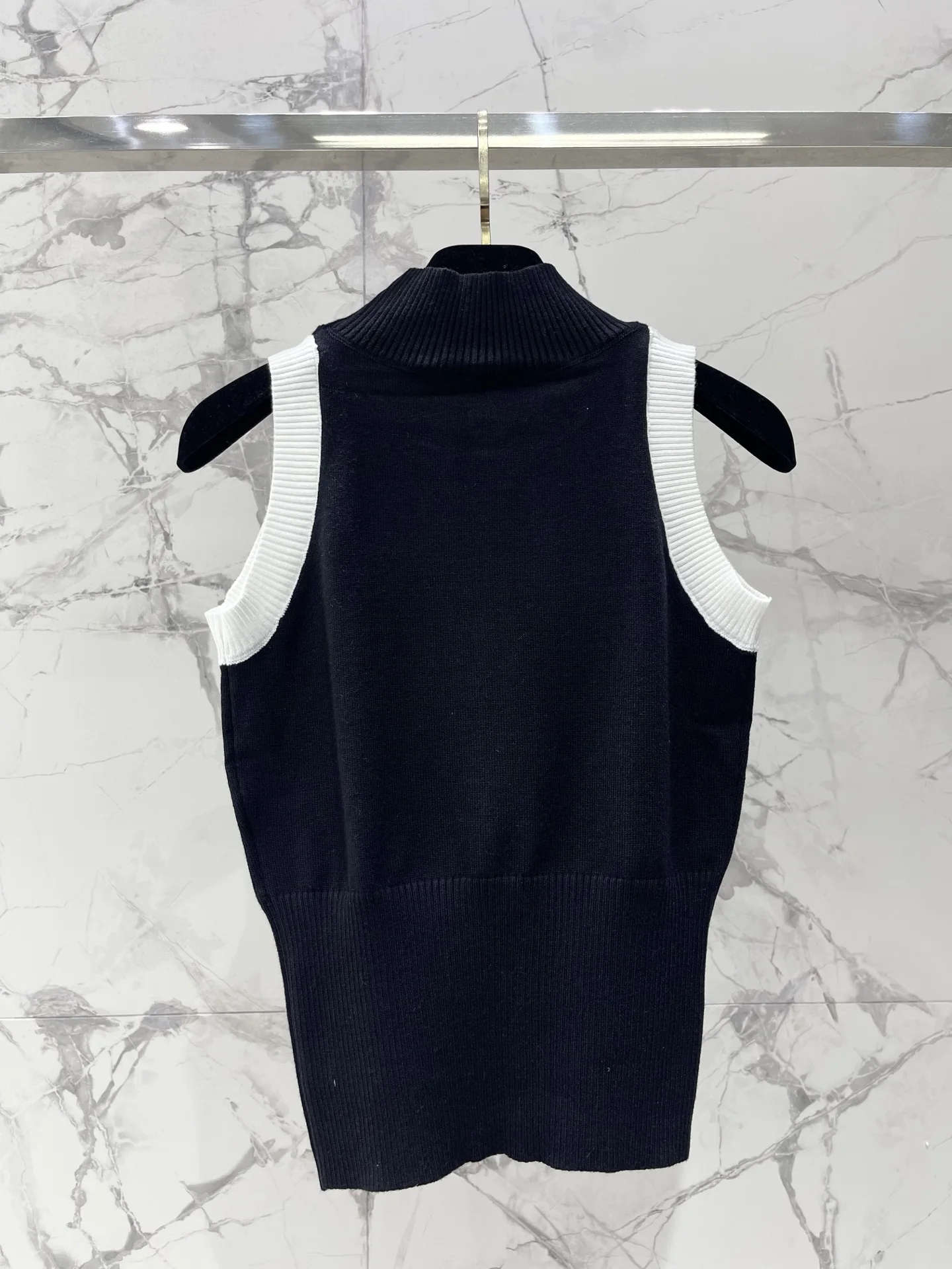 

2026 New Arrival: Letter Pocket, Color Blocking, Distressed Plaid Print, Long-Sleeved Cotton Shirt