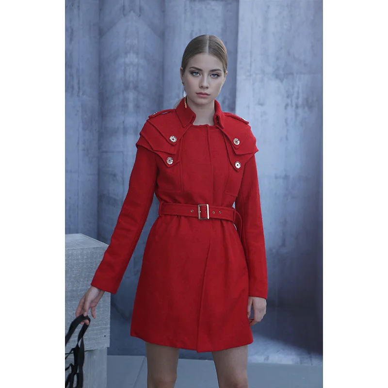 女性用エレガントなベルト付きスリムフィットウールコート、ヘップバーンスタイルのバタフライシルエット、テーラードデザイン、ファッショナブルなワードローブアイテム