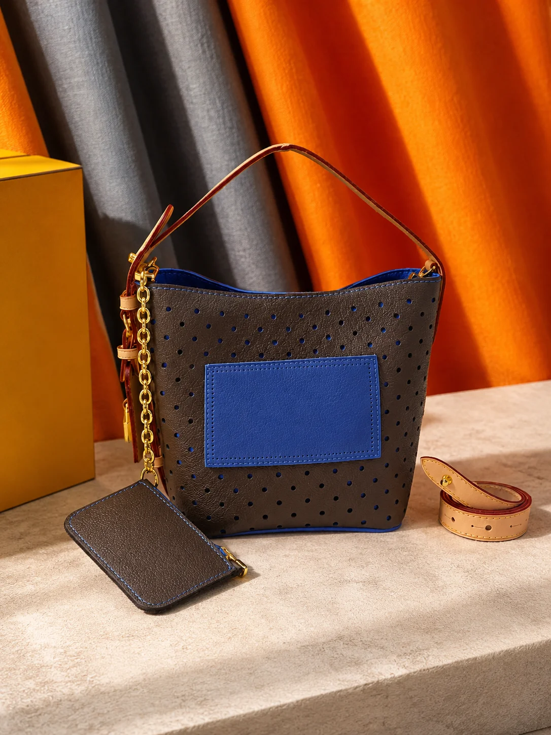 Fashion New Luxury Women'S Bag 16X18X12CM Bucket Bag Handbag With Shoulder Strap Portable Crossbody Bag Without Box