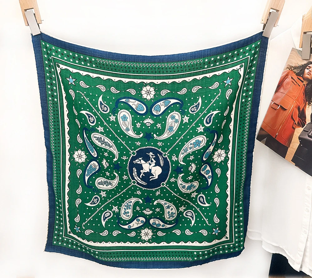 

Small Head Scarf 65CM Edges Rolled Shawls Luxury Designers Scarves Winter Christmas Lover Gift Green Paisley