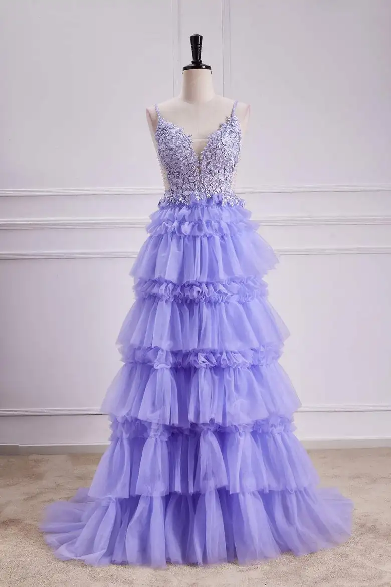 

2024 Gorgeous V-Neck Ruffle Tiered Long Prom Dress With Appliques Spaghetti Straps Ball Gown Women'S Formal Evening Party Dress