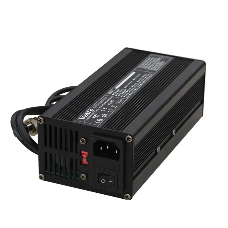 Ładowarka 84V 5A 20S 72V Akumulator litowo-jonowy Ładowarka z wentylatorem Aluminiowa obudowa — 2