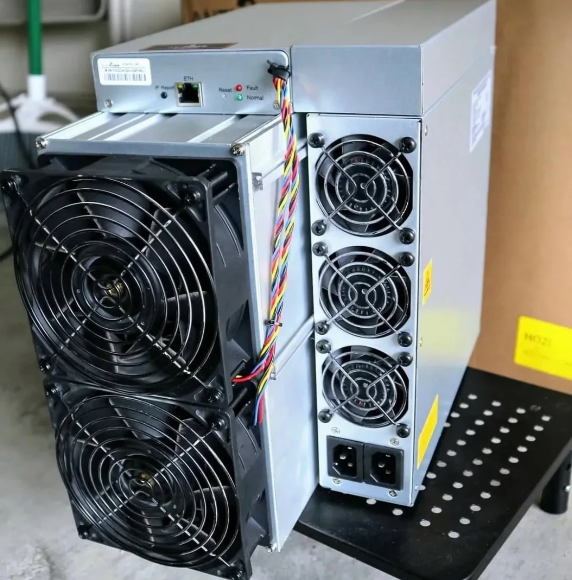 AA Antminer S19pro 100TH/S Bitcoin ASIC Miner (33J/T, 3300 Вт, 220 В, SHA256, алюминиевая подложка), домашний майнинг с воздушным охлаждением..