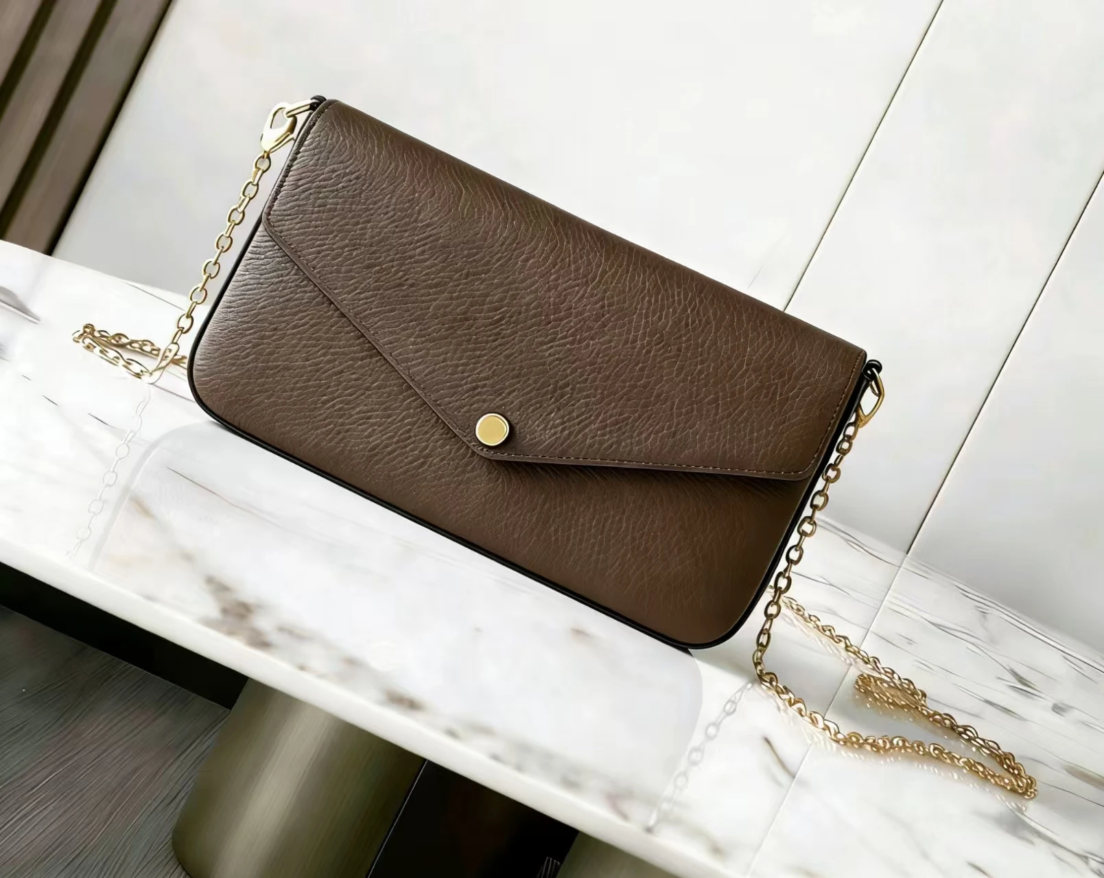 

2026 New Fashion Brown Canvas Women Chain Shoulder Bag Elegant Designer Crossbody Bag Classic Envelope Bag (Size: 21-12-3cm) P16