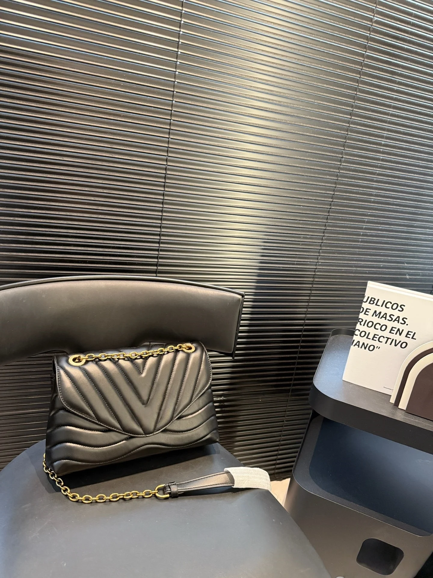 

New Black Leather Distressed Hardware Buckle Retro Fashion Soft Underarm Bag