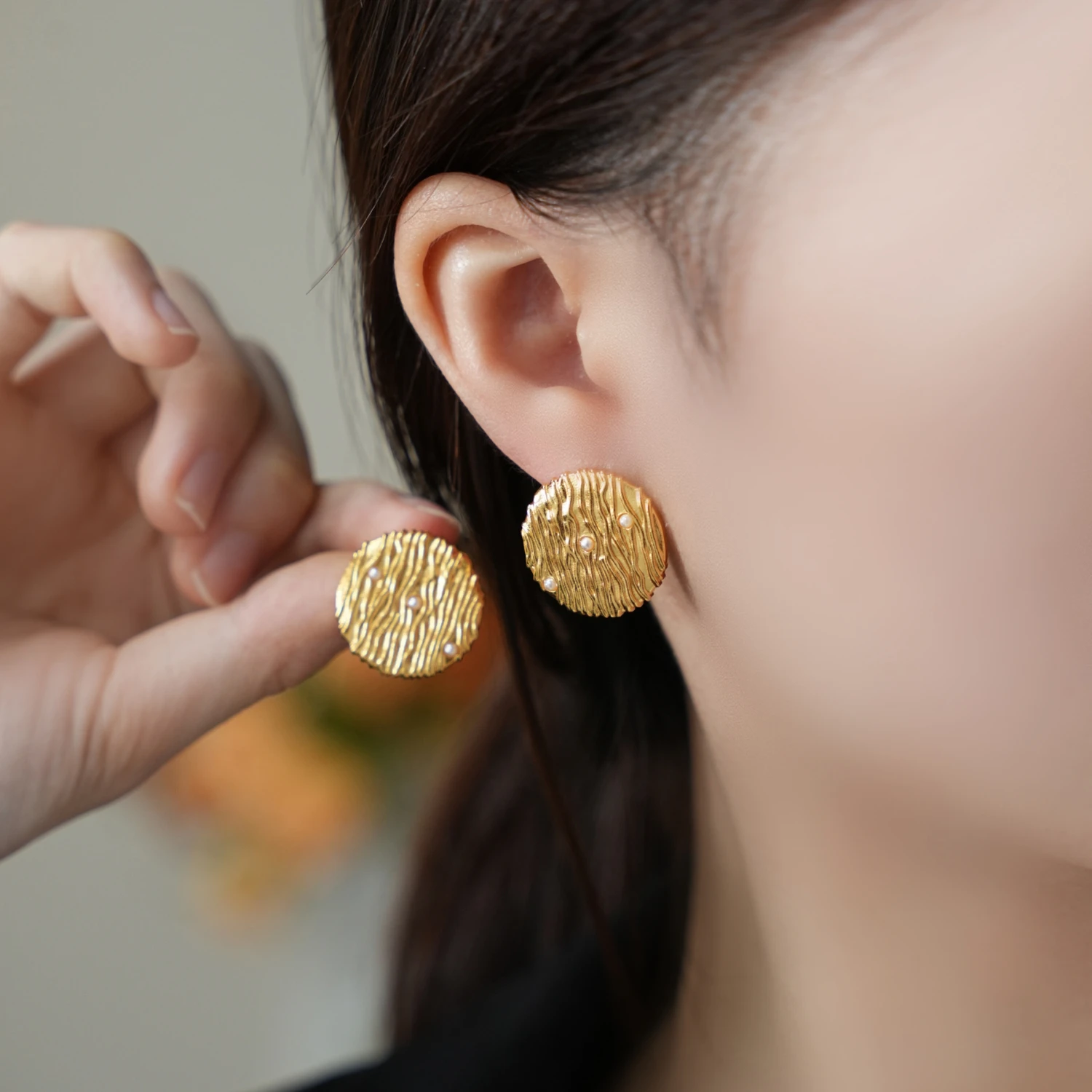 YAJUNIEL 24K Real Gold Plated Cookie Texture Natural Freshwater Pearl Stud Earrings for Women Hypoallergenic Jewelry Gifts