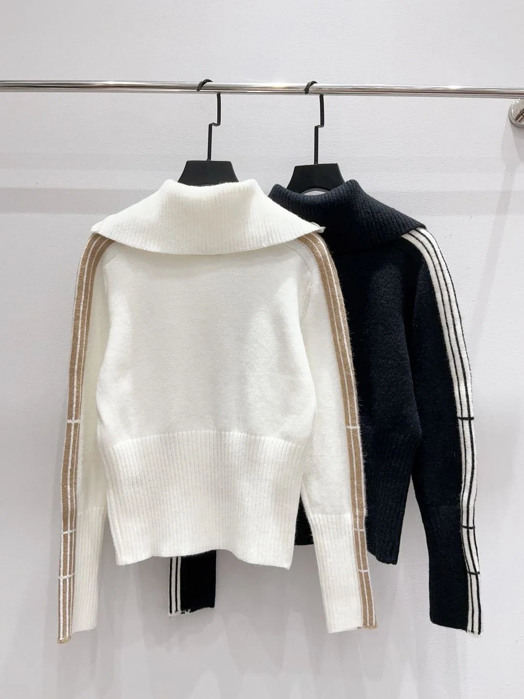 

25 Autumn/Winter New Women's Knitted Embroidered Hoodie, High Collar, Casual Loose Women's Sweater