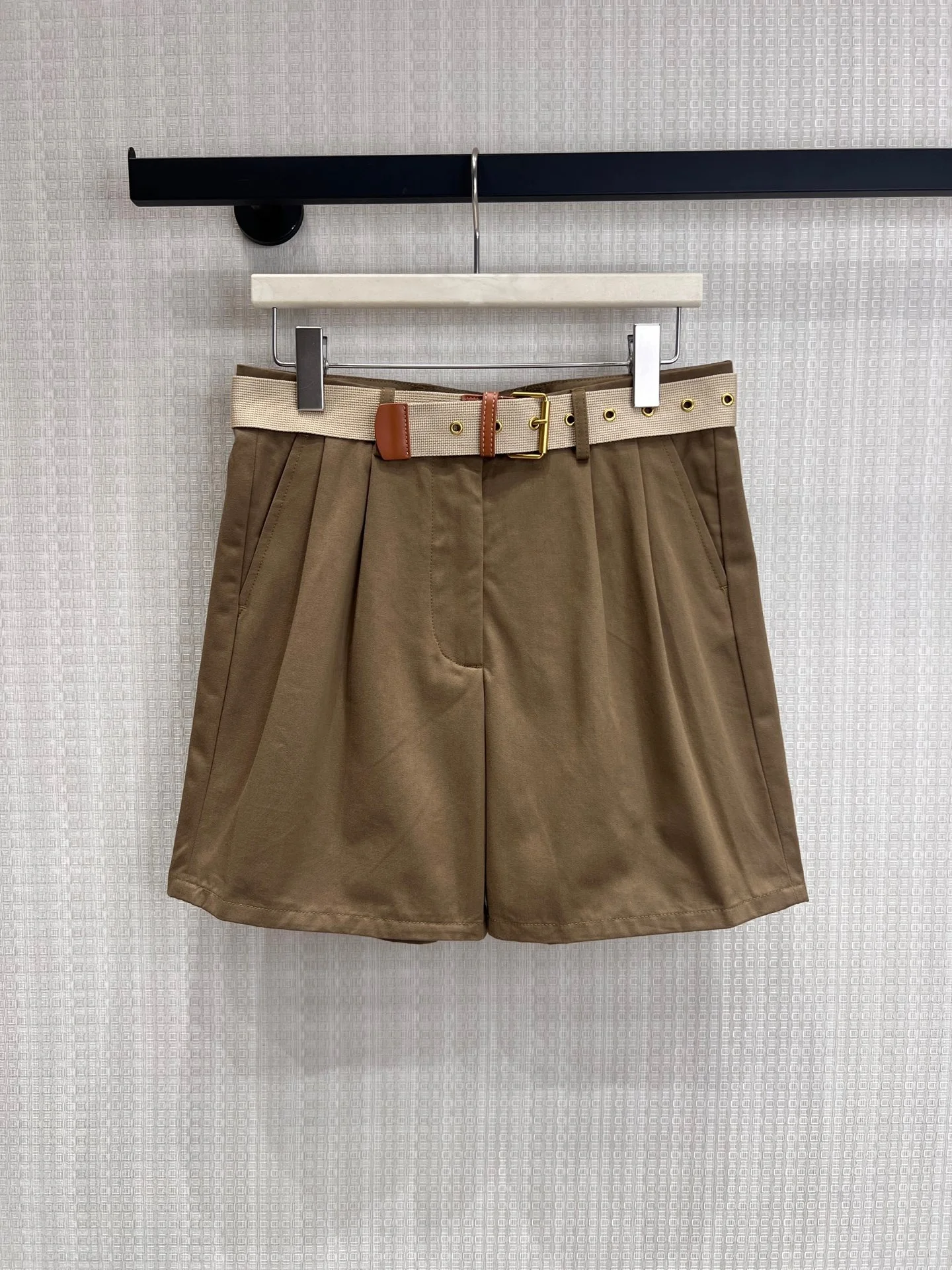 

2026 Summer Women's Belted High Waist Pleated Casual Shorts Loose Fit A-Line Wide Leg Shorts ZX104