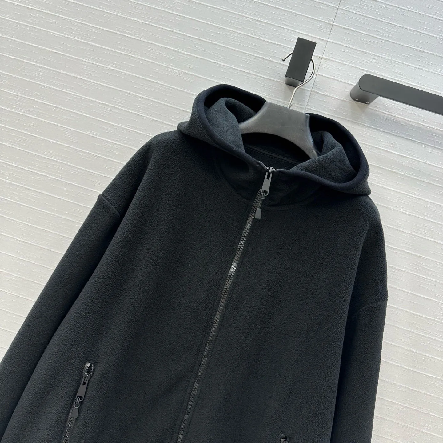 

2025 Autumn/Winter New Product: Shake Fleece Hooded Zipper Jacket, Loose and Casual Version, Versatile and Dynamic Girl Style