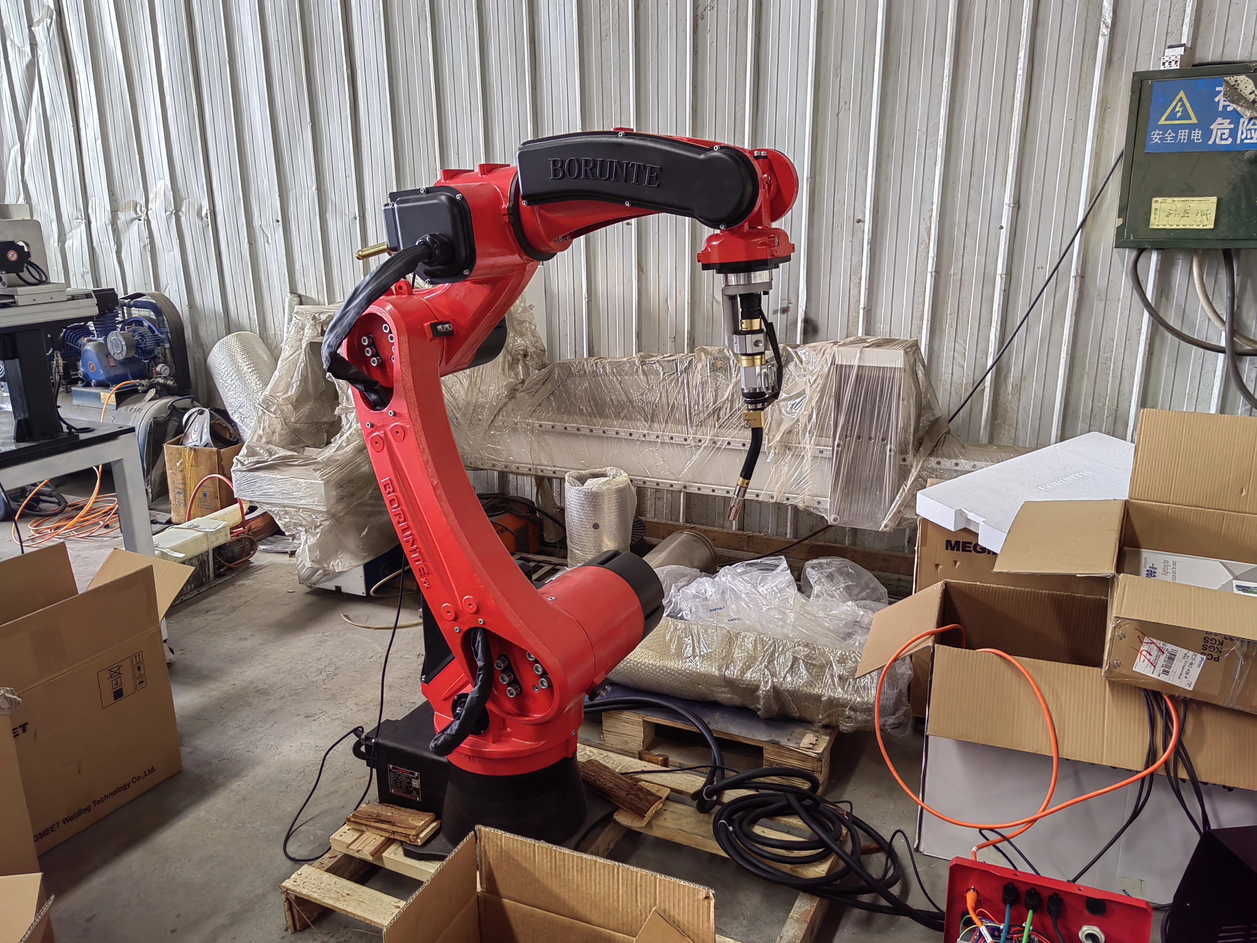 Automatic 6 Axis Industrial Welding Robot Arm Robotic Arm Welding For Pick Carry Place stainless steel pipe sheet