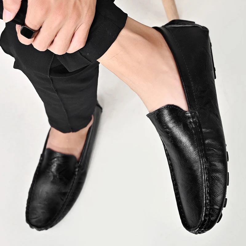 2026 Men Fashion Loafers Thick Sole Platform Casual Shoes Hand-stitched Black Leather Slip-on Moccasins Male Sneakers Flats