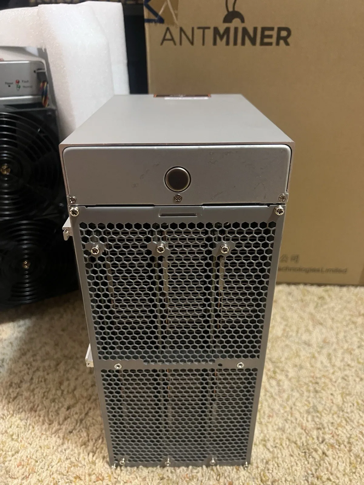 

DCE Bitmain Antminer Z15 Pro 840KSol/s Equihash Zcash ASIC Miner