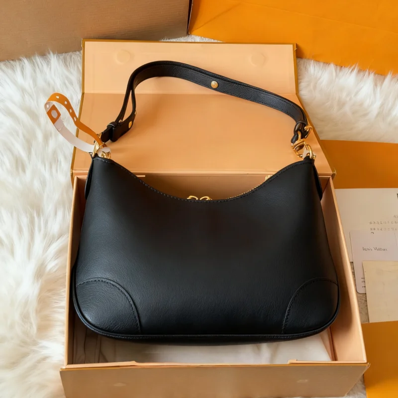 

2025 High Quality Women's Fashion Versatile Postman Bag Horn Bag SU189