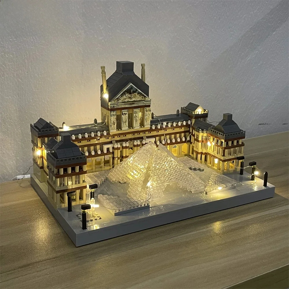 Louvre Model Micro Mini Bouwstenen Speelgoedset: LED-verlichte iconische architectuur Perfect decoratief Verlicht uw ruimte - afbeelding 2