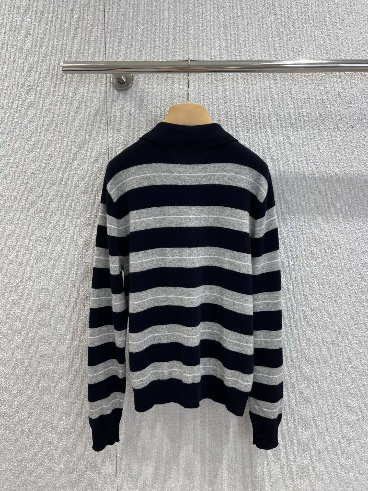 

2025 Early Autumn New Arrival Striped Half-Zip Cashmere Polo Shirt 330