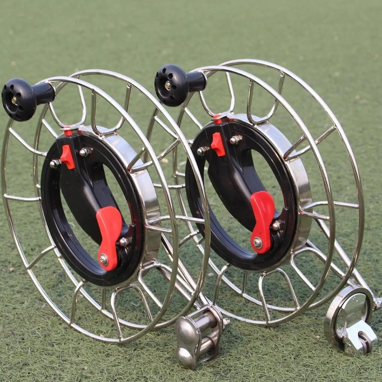 Nawijarki do lin do latawców Hamulec ręczny Akcesoria do latawców Wygodny uchwyt Zabawa na świeżym powietrzu Duży kołowrotek do latawców Koło do latawców Stal nierdzewna