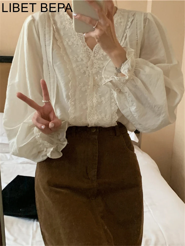 BL9790 New 2022 Korean Fashion Vintage Floral Sweet Lace Pagoda Sleeve Oversized Shirts Women Autumn Winter Elegant Blouses Tops