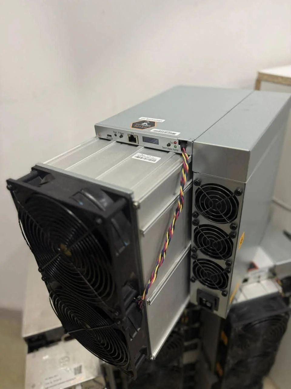 Vamos‼️ 👉   COMPRE 2 E LEVE 1 GRÁTIS — Melhor Vendedor: Antminer S21+ 235T Bitcoin Miner — Máquina de Mineração ASIC SHA-256 para Fazendas de Mineração de BTC