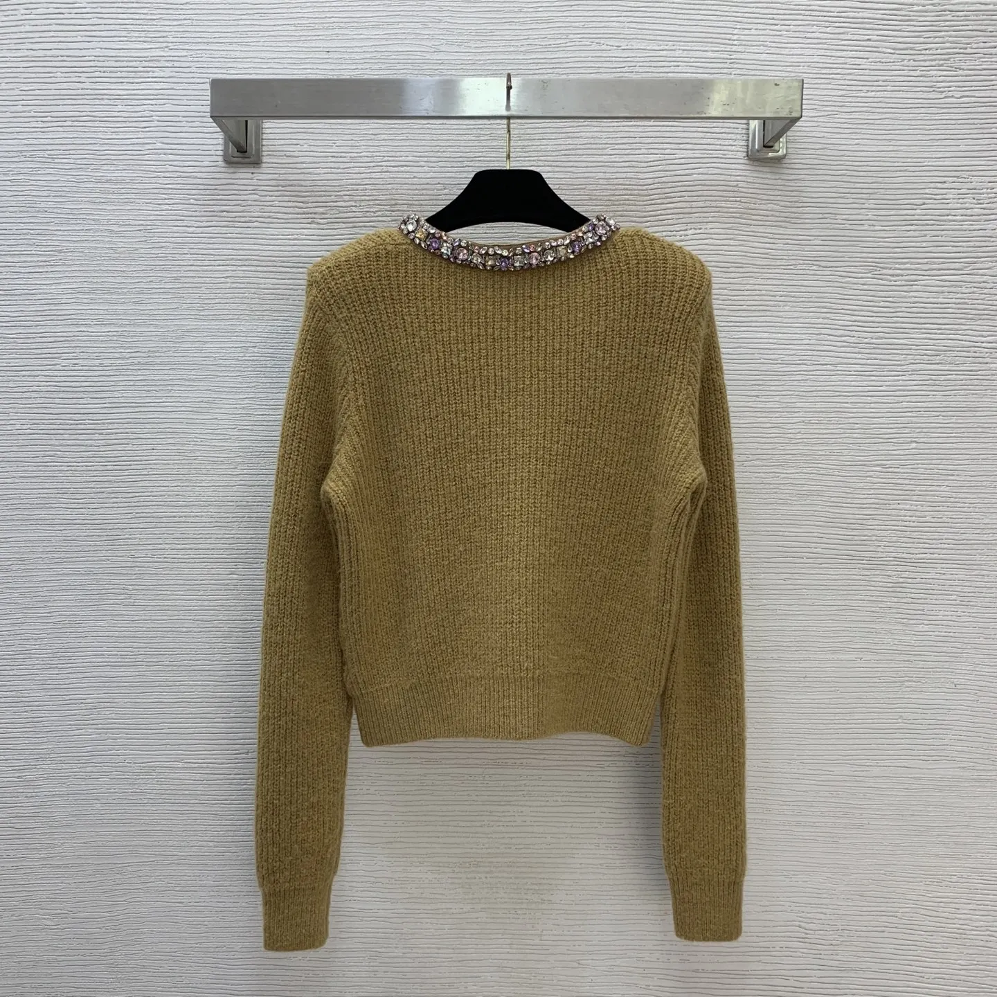 

Women's new color diamond decoration body slimming round neck long sleeved short knitted cardigan top