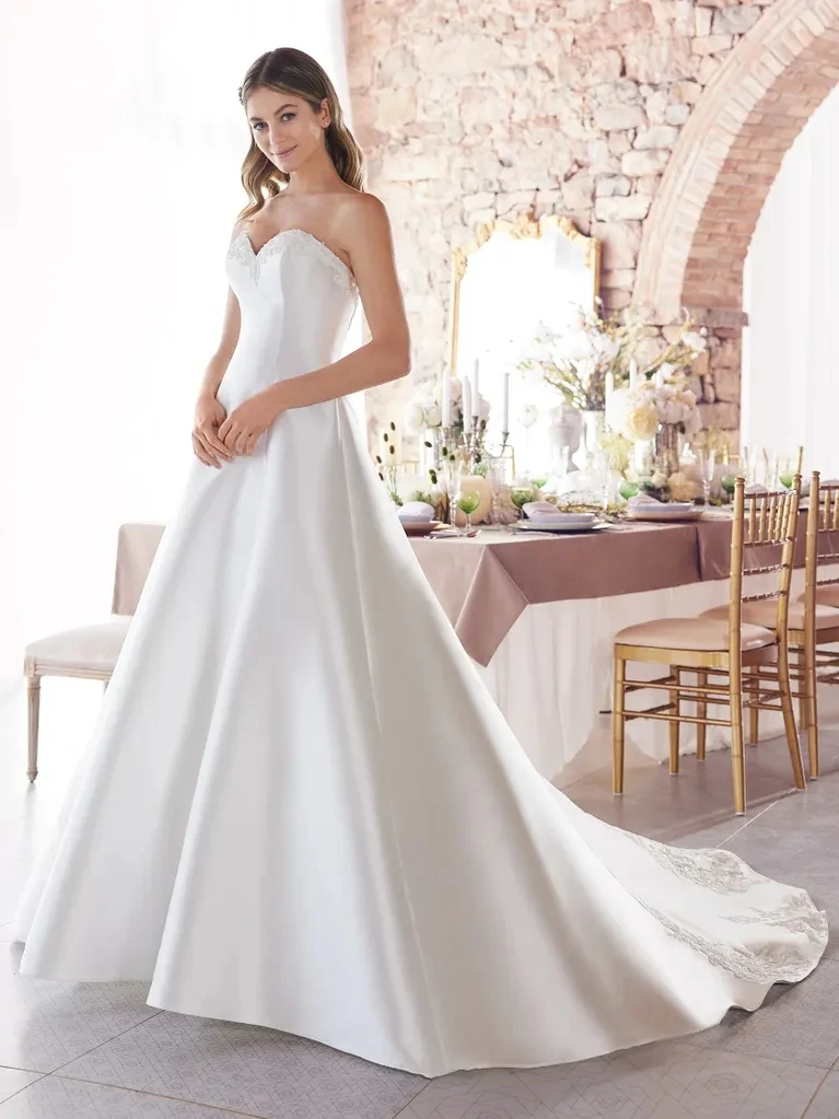 

2024 Breathtaking Princess Dress Shinny Gorgeous Floral Embroidery Uplifts The Ballroom Skirt.