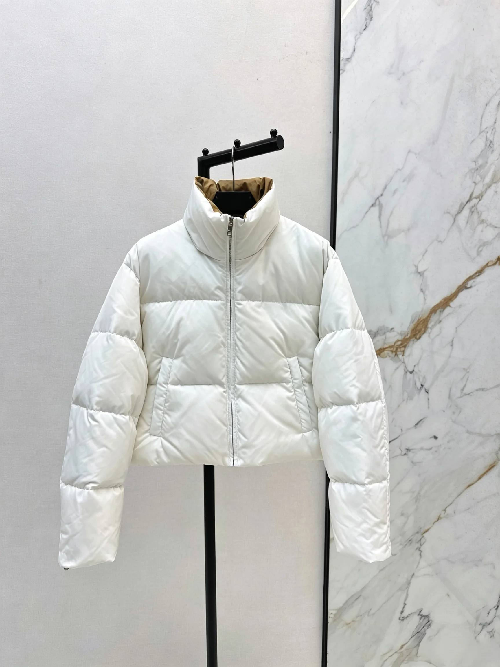 2026 Women Winter Contrast Inner Stand Collar Cropped Puffer Jacket ZX5715