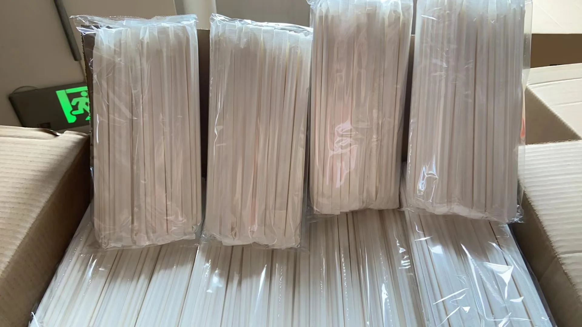 Wholesalers 5000 White Paper Straws of 6 mm Calibre and 230MM Length, Suitable Coffee and Juice, Enjoy the Silky Smoothness