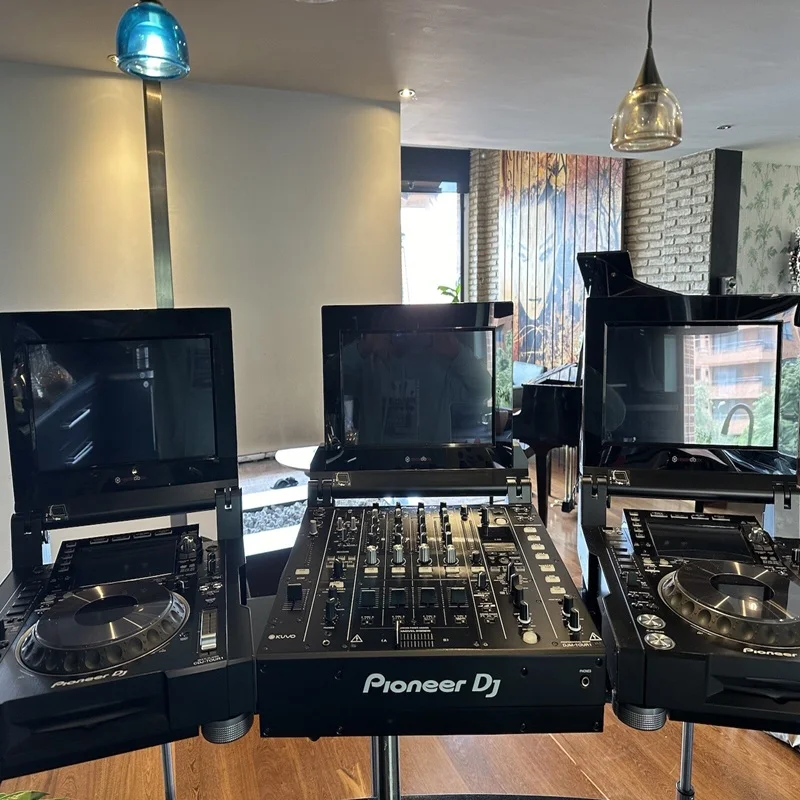 جولة معدات DDR DJ 1 مع خلاط DJM #1