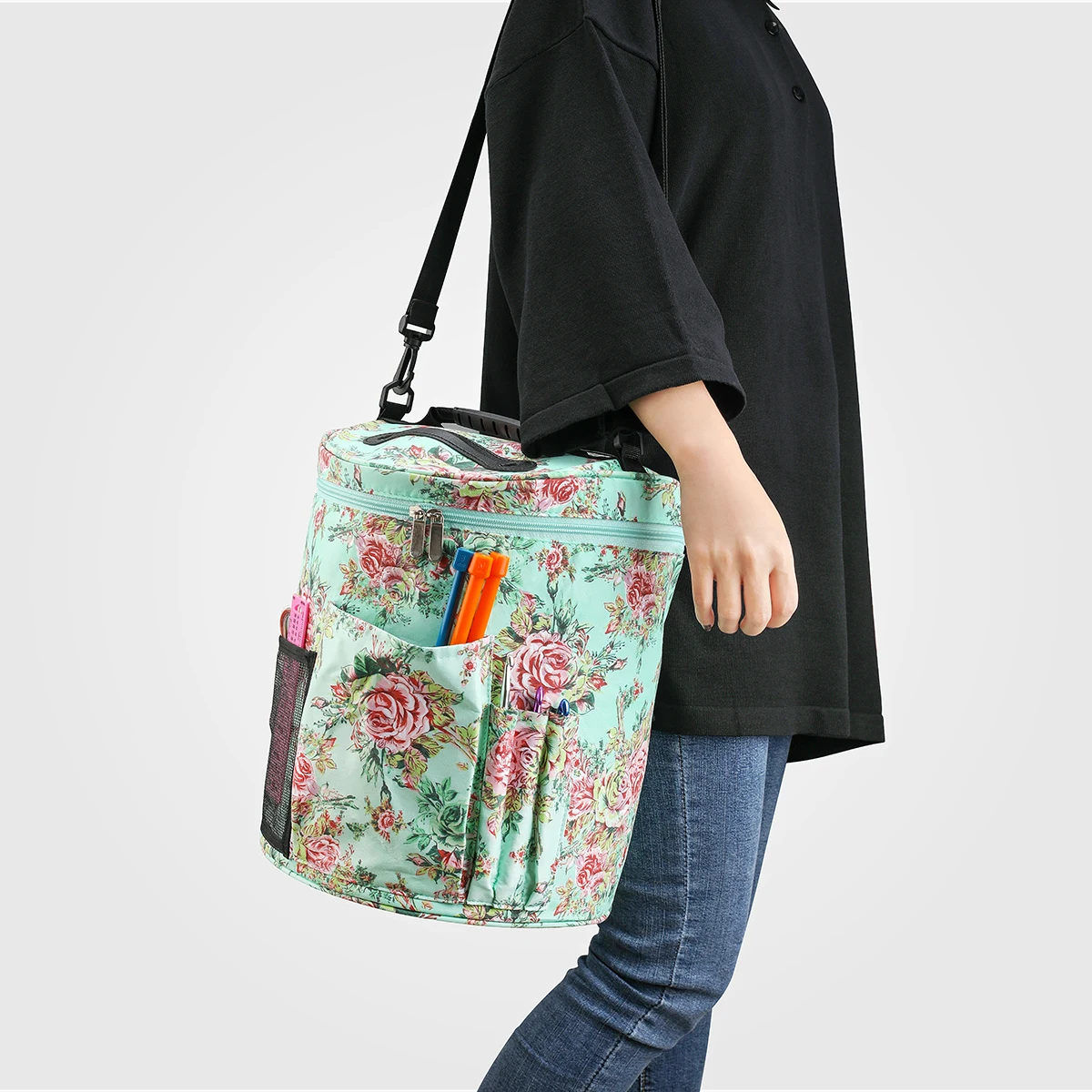 

Сумка-ведро для хранения пряжи из трехцветных принтов, портативная конструкция на одно плечо, подходит для хранения инструментов своими руками.