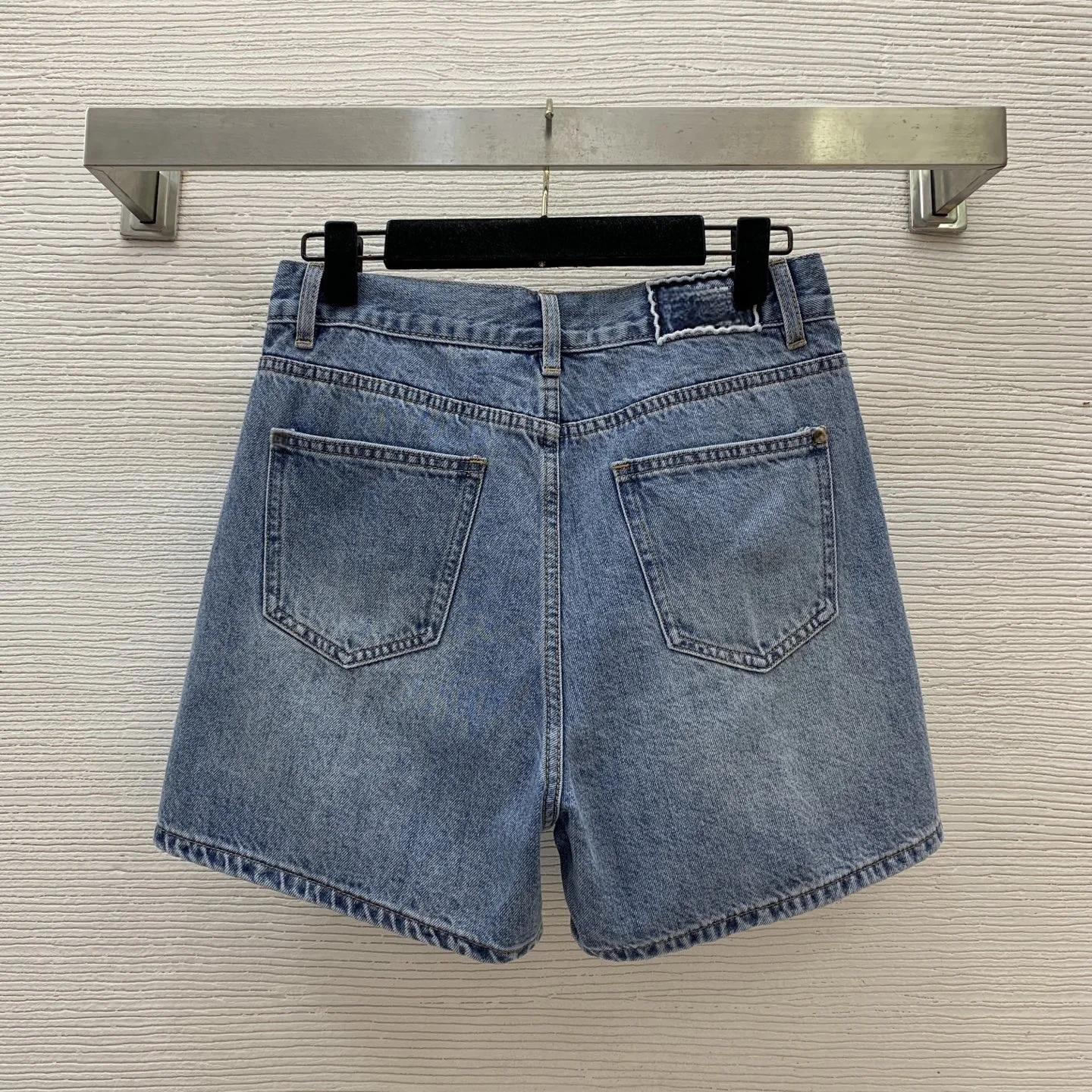 

2025 Women's Beaded Denim Shorts High Waisted Tummy Control Summer Fashion Boho Embellished Shorts Casual Comfort