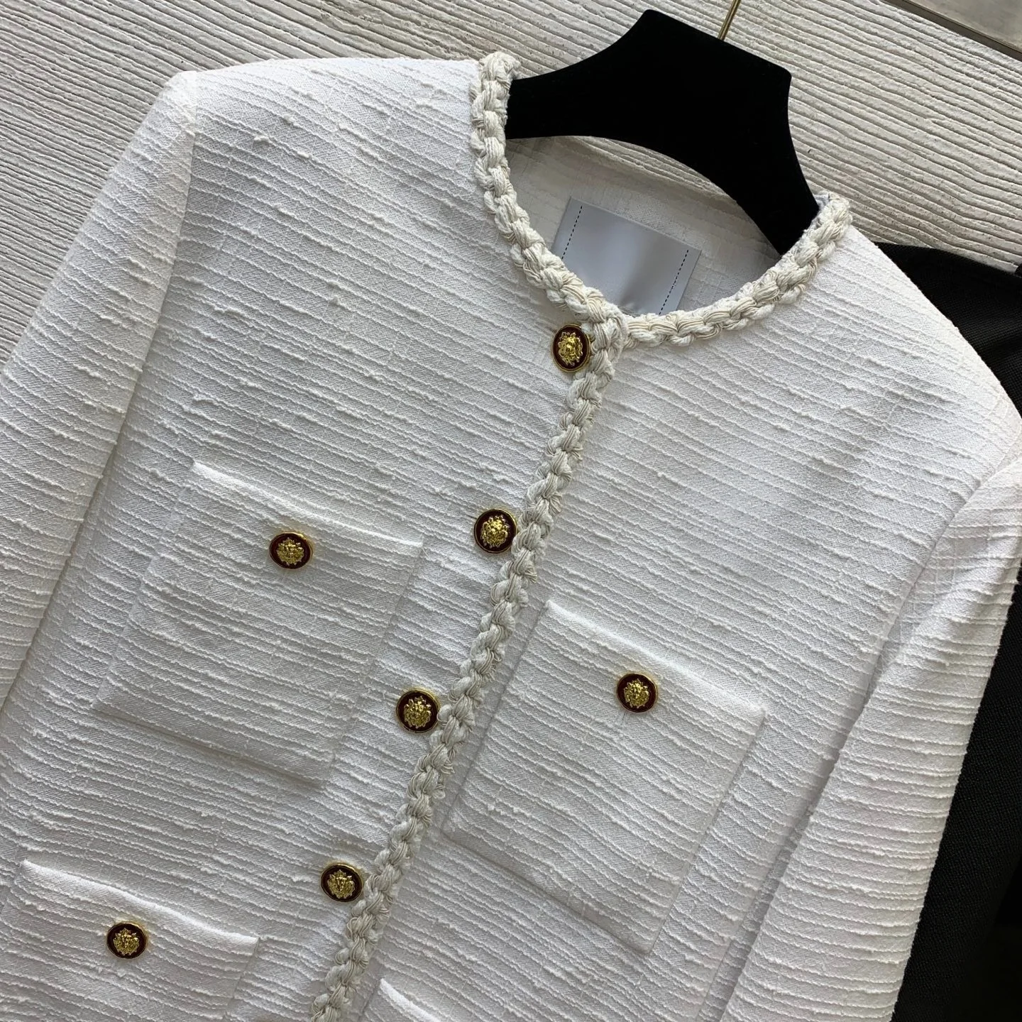 2026 Women Tweed Jacket Hand Braided Trim Round Neck Long Sleeve Ruby Relief Metal Buttons Outerwear Free Brooch Gift