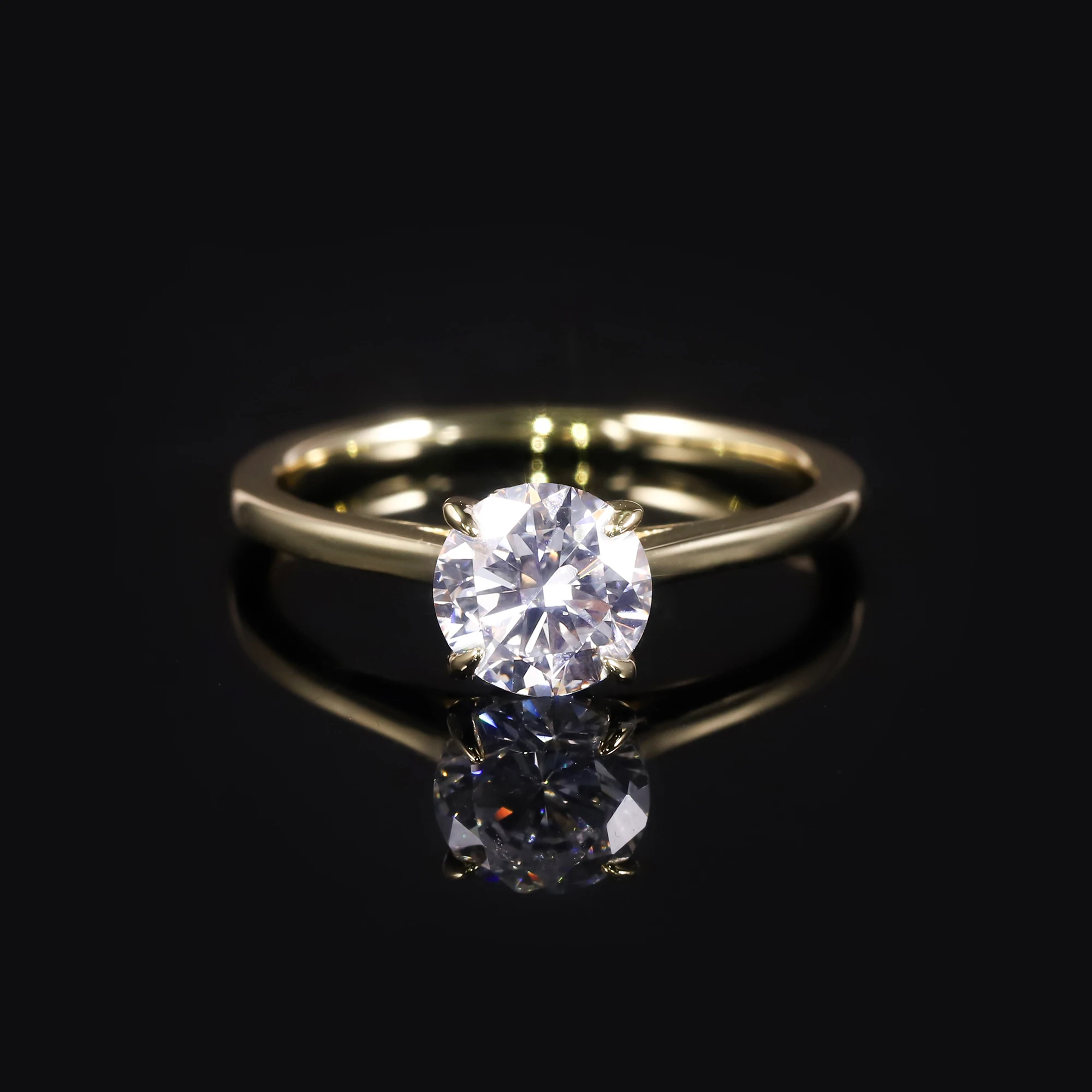 GEM'S BALLET 1.0CTW 6.5 ملم جولة فريزيا المخفية هالو مويسانيتي سوليتير خاتم الخطوبة مطلي بالذهب عيار 18 قيراط 925 فضة