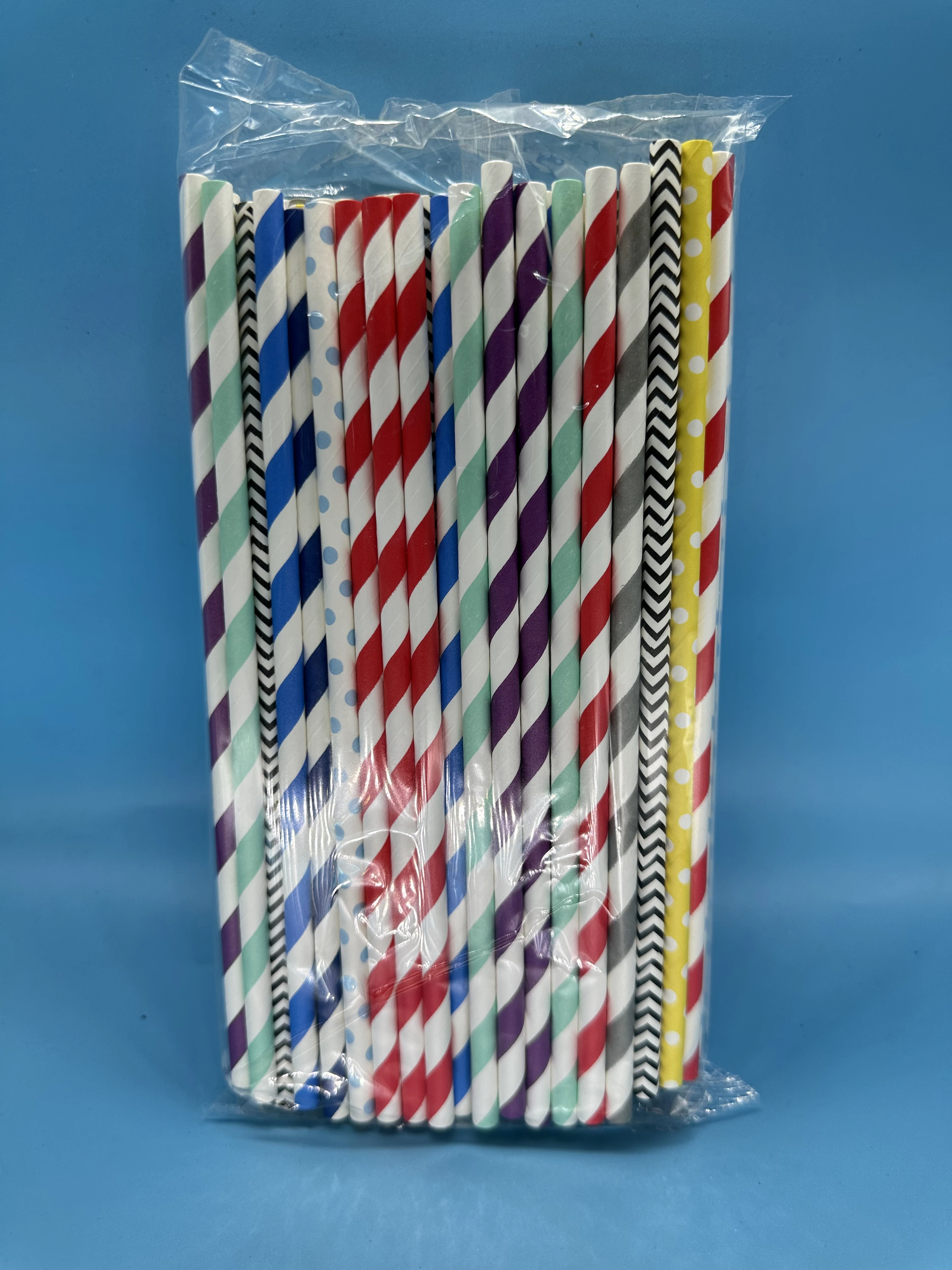 

Wholesale 1,600 Mixed Color Paper Straws - Disposable Color Party Companions for Juice, Coffee, and Drinks