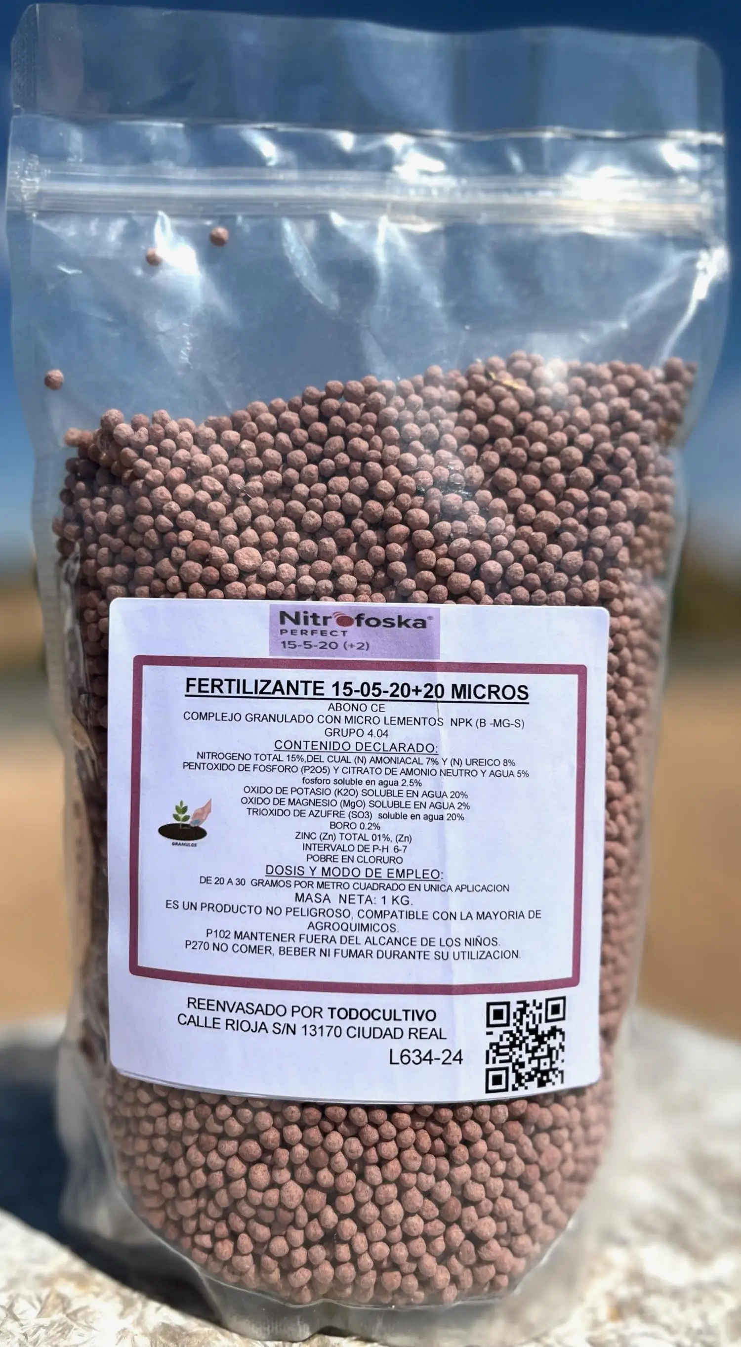 Granulated fertilizer NPK NITROFOSKA PERFECT 15-5-20 based on potash sulfate with microlements to fertilize all kinds of crops sensitive to chlorides: Vineyard, fruit trees, vegetables, etc.