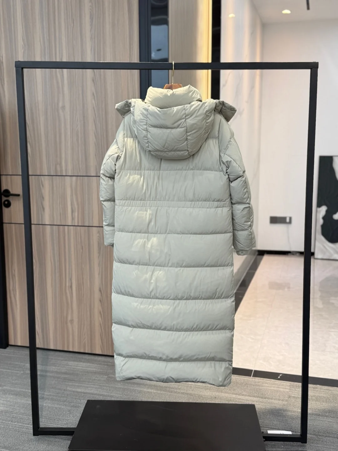 

2025 High-end Women's Pants, Thick White Goose Down Hooded Warm Down Jacket For Women 140